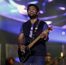 Arijit singh was born on 25 april 1987 in jiaganj, murshidabad, west bengal to a punjabi father and a bengali mother. Arijit Singh Biography Height Weight Age Affair Family Wiki