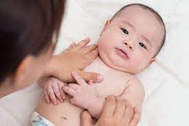 Cukup taburkan bedak bayi melingkar di sekitar makanan untuk menghindari datangnya semut yang mengganggu. Jangan Asal Pilih Bedak Bayi Inilah 6 Rekomendasi Bedak Bayi Padat Yang Aman Dan Terjamin 2020