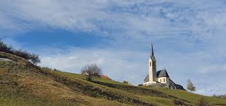 Die reformierte kirche und der dazugehörige eigene friedhof wurden 1671 errichtet. Pfarrkirche Son Giera Kirche Outdooractive Com
