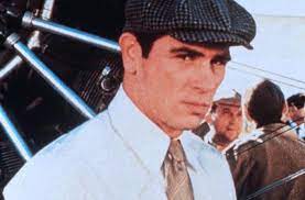 The aviator is a 2004 american epic biographical drama film directed by martin scorsese and written by john logan.it stars leonardo dicaprio as howard hughes, cate blanchett as katharine hepburn and kate beckinsale as ava gardner.the supporting cast features ian holm, john c. Howard Hughes Eine Legende Filmkritik Film Tv Spielfilm
