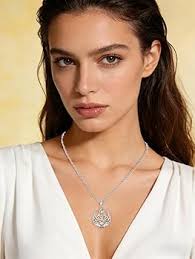 KINGWHYTE Collar con nudo celta para mujer, plata de ley 925, con colgante  de corazón irlandés, Claddagh, collar de trinidad irlandesa, regalo de  joyería para niñas, mamá, esposa, novia : Amazon.es: Moda