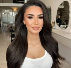 Searching for a makeup artist for my mum With experience