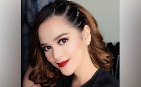 Nah, salah satu bintang sinetron catatan hati seorang istri yang kerap dilabeli dengan julukan hello kitty, cut meyriska juga tak mau ketinggalan trend itu. Heboh Cut Meyriska Raffi Ahmad Cut Meyriska Punya Target Nikah Cantik Tempo Co