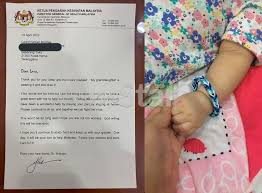 For more information and source,. Ukuran Ikut Tangan Bapa Ibu Dedah Lara Risau Cucu Dr Noor Hisham Tak Muat Gelang Pemberiannya Warna Dipilih Ada Maksud Cari Sendiri Di Internet Viral Mstar