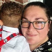 Jennifer Weddle's Instagram, Twitter & Facebook