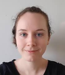 Laura Currey's Instagram, Twitter & Facebook