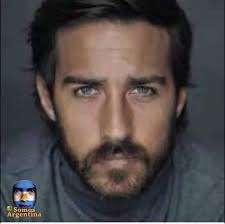 22 de Octubre de 1990, nace Nicolás Francella en Buenos Aires, es un actor,  cantante y productor de televisión argentino. Es conocido por su papel de  doble rol como Matías Arce /