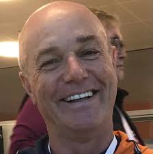 EIN URGESTEIN WIRD 60 Heribert Eisl, langjähriger Ortsstellenleiter der  Bergrettung Ramsau am Dachstein, Flugretter der ÖAMTC- Flugrettung,  Bergführer vom Bergführerbüro Ramsau am Dachstein und Träger des Grünen  Kreuzes des Österreichischer Alpenverein ...