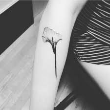 Black And White Lily Tattoo Men Tattoo Pics With Images Calla Lily Tattoos Tattoos For Guys Lily Tattoo