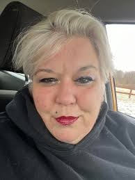 Farmhouse for sale in Tennessee with lake and mountain views