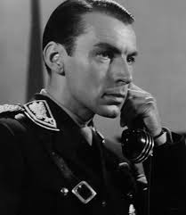 Pursuit to Algiers (1945)