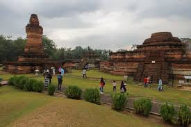 2 sikap yang sebaiknya dihindari saat melakukan musyawarah. Peringatan Nasional Hari Waisak Digelar Di Candi Muara Takus