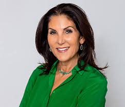 Lisa Friedlander's Instagram, Twitter & Facebook