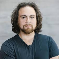 Amber Holley's Instagram, Twitter & Facebook