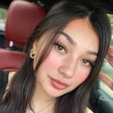 Kira Haller's Instagram, Twitter & Facebook