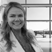 Kellie West's Instagram, Twitter & Facebook