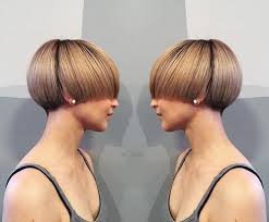 Long layers in the front frame the face, while a single, shorter layer in the back makes hair chic and easy to style. 17 Effortless Chic Short Haircuts For Thick Hair Styles Weekly