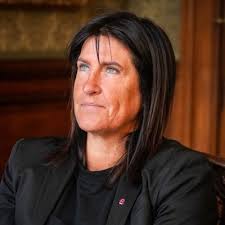 Anne Löwenthal (@AnneLowenthal)