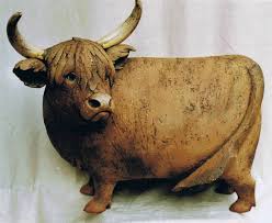 Kuhe Aus Ton Fur Haus Und Garten Tonskulpturen Keramikskulptur Keramik Bemalen