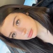 Harriet Corey's Instagram, Twitter & Facebook