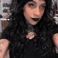 Erin Deveau's Instagram, Twitter & Facebook