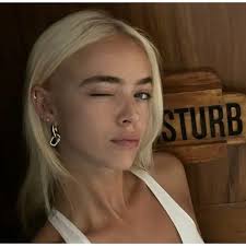 Elys Hutchinson & Holly Scarfone's 'Perfect Match' Drama Is About Nathan