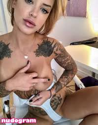 Laurence Bédard  Lolobe4 Nude Leaks OnlyFans Photo 14 - Nudogram v2.1