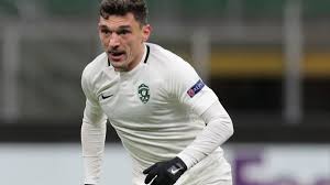 Translation of 'keserű méz' by united from hungarian to english. Claudiu Keseru A Revenit La Fcsb InternaÈ›ionaul Roman È™i A Reziliat Contractul Cu Ludogorets Eurosport