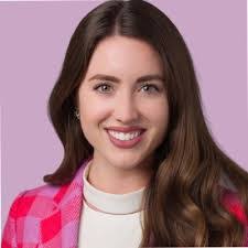 Elisa Dodd's Instagram, Twitter & Facebook