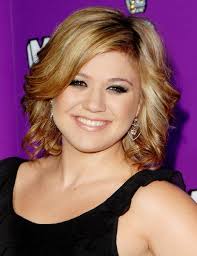 Kelly Clarkson News Music Performances And Show Video Clips Mtv Kelly Clarkson Hair Short Blonde Hair Hair Beauty