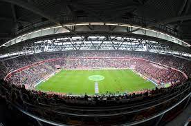In düsseldorf wird die regenbogenflagge auf der nordseite auf die außenhülle des stadions projiziert, das auch spielort der em 2024 sein wird. Fortuna Dusseldorf 1895 Ubersicht