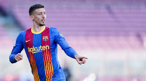Overview of all signed and sold players of club barcelona for the current season. Barcelona Transfer News Roma Open Talks For Lenglet