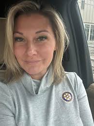 Investing in your health and wellness is an act of self-care that benefits  everyone around you. 🍏 Congratulations to Eliana