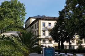 Dieses ruhige, familiengeführte hotel liegt in der nähe des schönen kurparks und der wandelhalle. Haus Collard Bad Kissingen