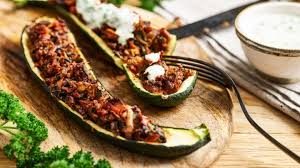 Gefullte Zucchini Mit Rauchertofu Und Dip Vegan Gefullte Zucchini Vegan Gefullte Zucchini Zucchini Rezepte