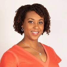 Kari Hall's Instagram, Twitter & Facebook