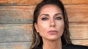 Despina vandi, born as despina malea on 22 july 1969, is a greek singer. Despoina Bandh Terastia Allagh Meta Ton Xwrismo Eley8erh Ki Wraia Fwto Gossip Life