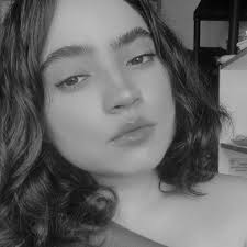 I'm currently reading Regretting YOU Colleen Hoover !!!