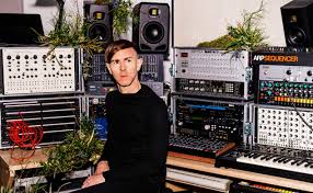 Nadační fond emil se stará o to. Richie Hawtin Navrhl S Umelou Inteligenci Hudbu Pro Lepsi Soustredeni Hudebni Server Fmzine Cz