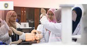 Mengeratkan silaturrahim ahli, kakitangan akademik dan masyarakat luar kampus melalui aktiviti yang dijalankan. Video Promosi Program Prasiswazah Fakulti Sains Kesihatan Unisza Youtube