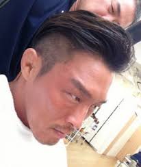 秋山成勲の髪型が男前すぎ 失敗しないオーダー セットに使う整髪剤まで解説 slope スロープ 秋山成勲 整髪料 髪型 メンズ ツーブロック