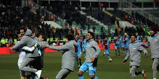 Aissati'nin ceza sahası dışından sert şutunu kaleci uğurcan son anda parmaklarının ucuyla kornere çeldi. Mac Sonucu Denizlispor 0 2 Trabzonspor Penaltilar 2 4 Ziraat Turkiye Kupasi