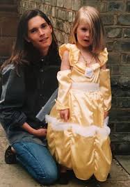 تزوجت ليدي كيتي سبنسر lady kitty spencer ، وهي ابنة شقيق الأميرة الراحلة ديانا princess diana ، من رجل الأعمال مايكل لويس في حفل زفاف فخم أقيم في فيلا. Ù…Ø¹Ù„ÙˆÙ…Ø§Øª Ù„Ø§ ØªØ¹Ø±ÙÙˆÙ†Ù‡Ø§ Ø¹Ù† Ø§Ù„Ù„ÙŠØ¯ÙŠ ÙƒÙŠØªÙŠ Ø³Ø¨Ù†Ø³Ø± Ø§Ø¨Ù†Ø© Ø´Ù‚ÙŠÙ‚ Ø§Ù„Ø£Ù…ÙŠØ±Ø© Ø¯ÙŠØ§Ù†Ø§ Ù…Ø¬Ù„Ø© Ø§Ù„Ø¬Ù…ÙŠÙ„Ø©