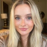 Rosalyn Carey's Instagram, Twitter & Facebook