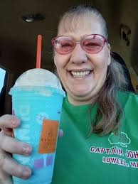 There's a new Pepsi pop up in Brooklyn at Domino park with some really  tasty drinks 🧋 They're only here for two more days next Saturday and  Sunday from 1pm to 7pm