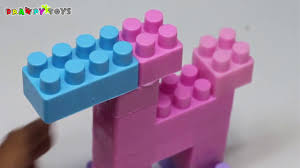 Bunga mawar adalah salah satu bunga paling populer. Bentuk Lego Sederhana