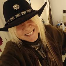 This is Alec Griffiths from Earth Blues 🌍💙🎶🎸