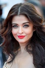 Aishwarya Rai S Cannes 2014 Red Lipstick L Oreal Color Riche Moist Matte In Lincoln Rose A Tomato Y Red With A Touc Gorgeous Hair Most Beautiful Eyes Beauty