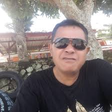 Pernikahan yang Dijalani dengan Air Mata dan Keikhlasan Tak ada yang pernah  membayangkan, hari yang seharusnya paling bahagia justru menjadi hari  paling berat untuk ditahan. Di Aceh Timur, sebuah rumah dipenuhi persiapan