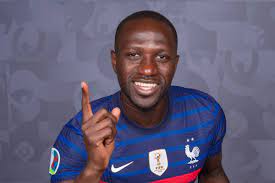 Moussa sissoko lifted the audi cup as though it was the champions league trophy. Cm1jnd1fmbj Pm